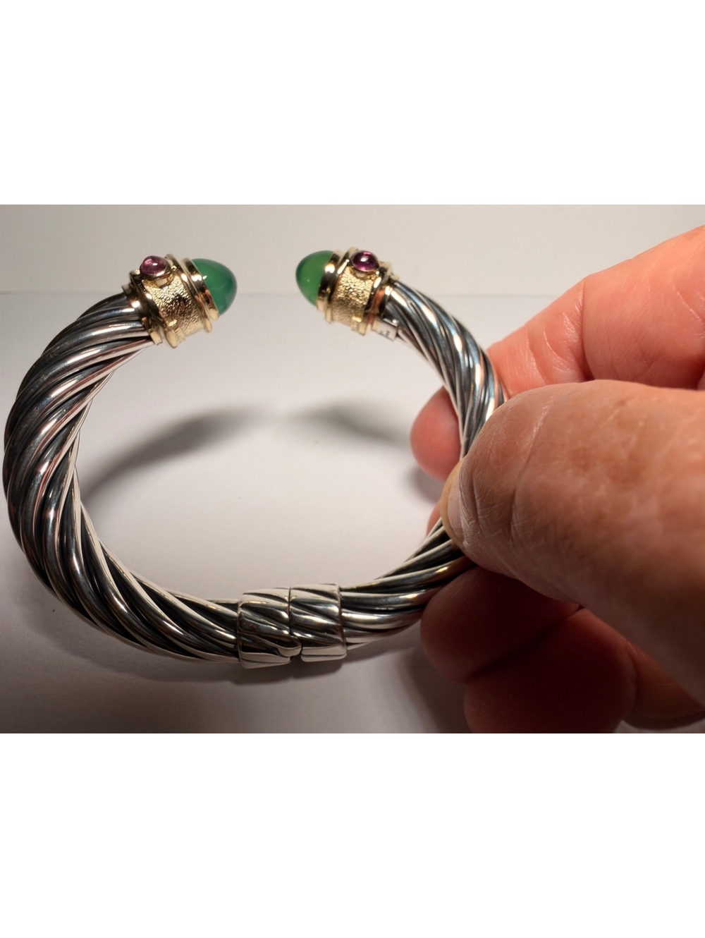 David Yurman 10mm Renaissance Bracelet with Green Onyx, 14k Gold and Silver - Picture 4 of 9